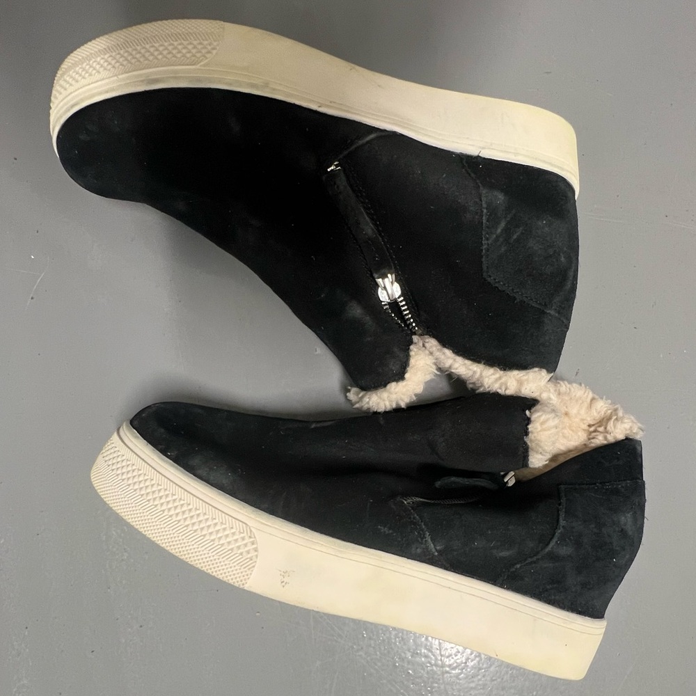 Dolce vita nwt high too suede sneakers with faux fur lining and zipper detail